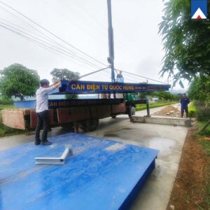 quoc-hung-corp-can-dien-tu-o-to-xe-tai-ts-300-1